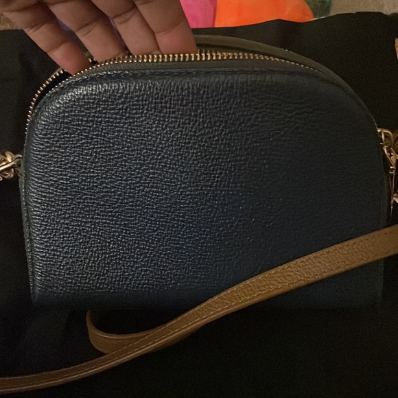 Authentic Leather Marc Jacobs CrossBody Bag🌻 - Picture 7 of 7